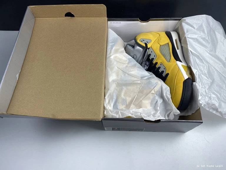  454783-701 Jordan Tokyo  Air 1115